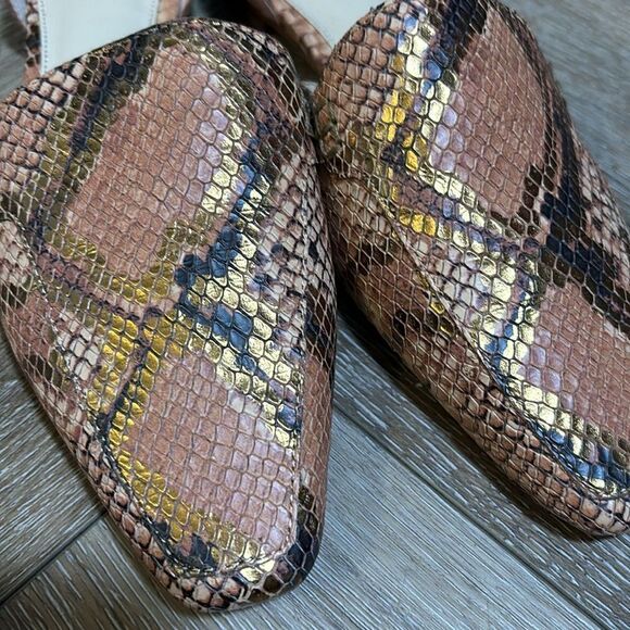 Vince Comuto Kordie Flats - Picture 2 of 4